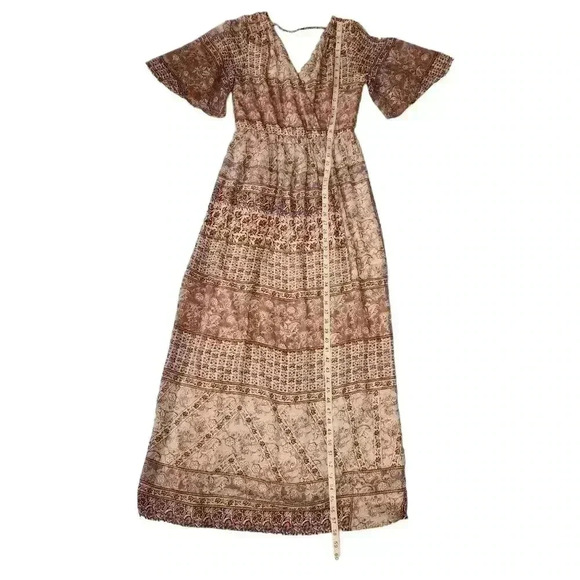 Lily Rose Long Mazi Dress Flare Sleeve Size M Neutral Colors Sheer With Lining - Picture 3 of 16